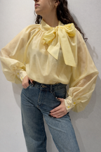 Blusa con Fiocco