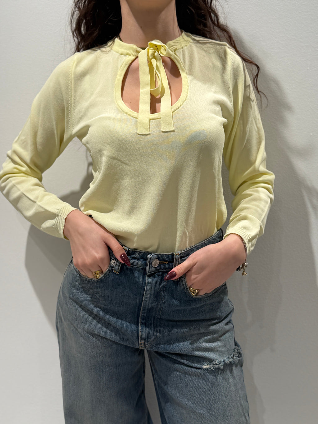 Maglia con Scollo a Fiocco