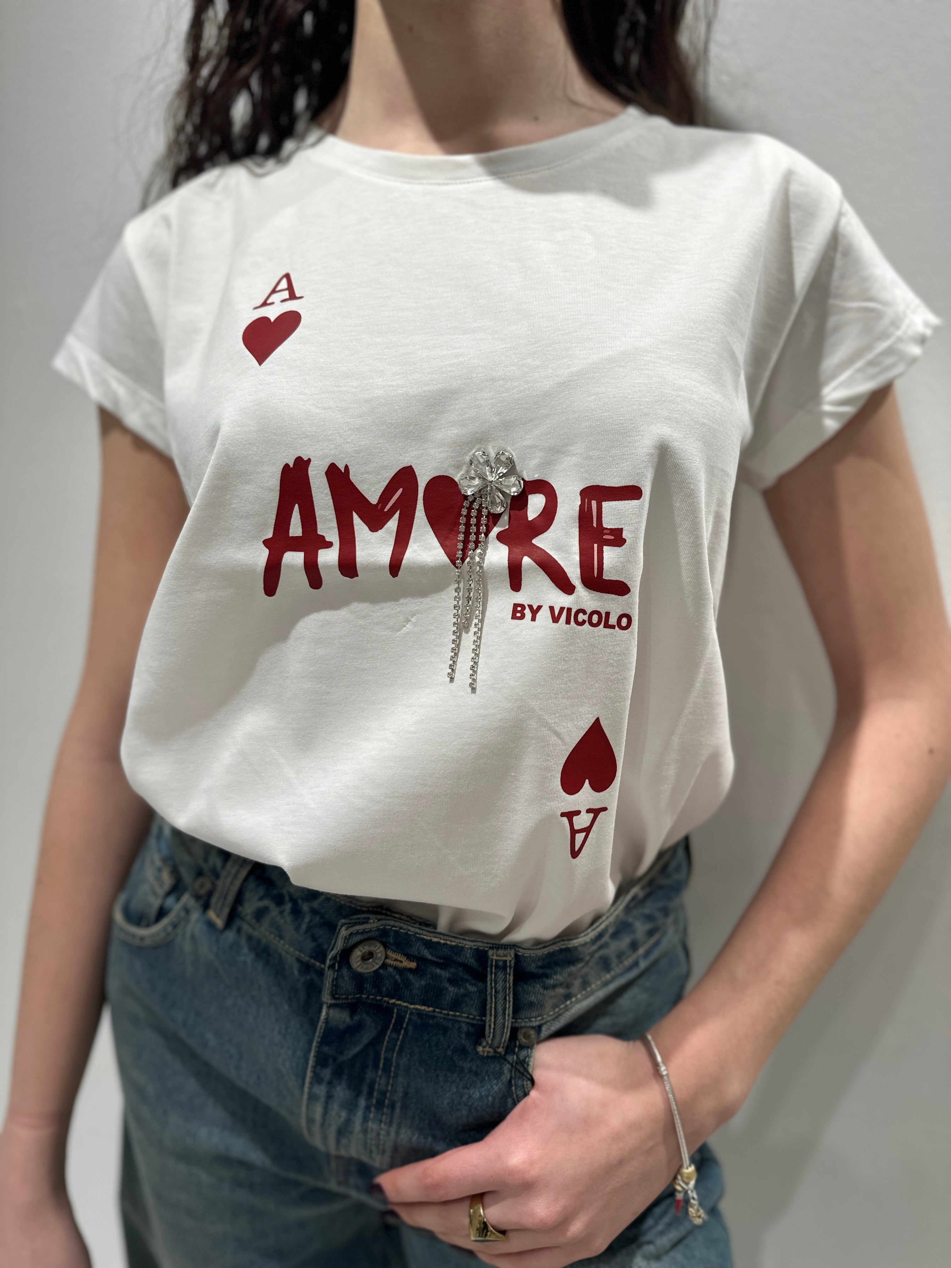 T-shirt “Amore” e Strass