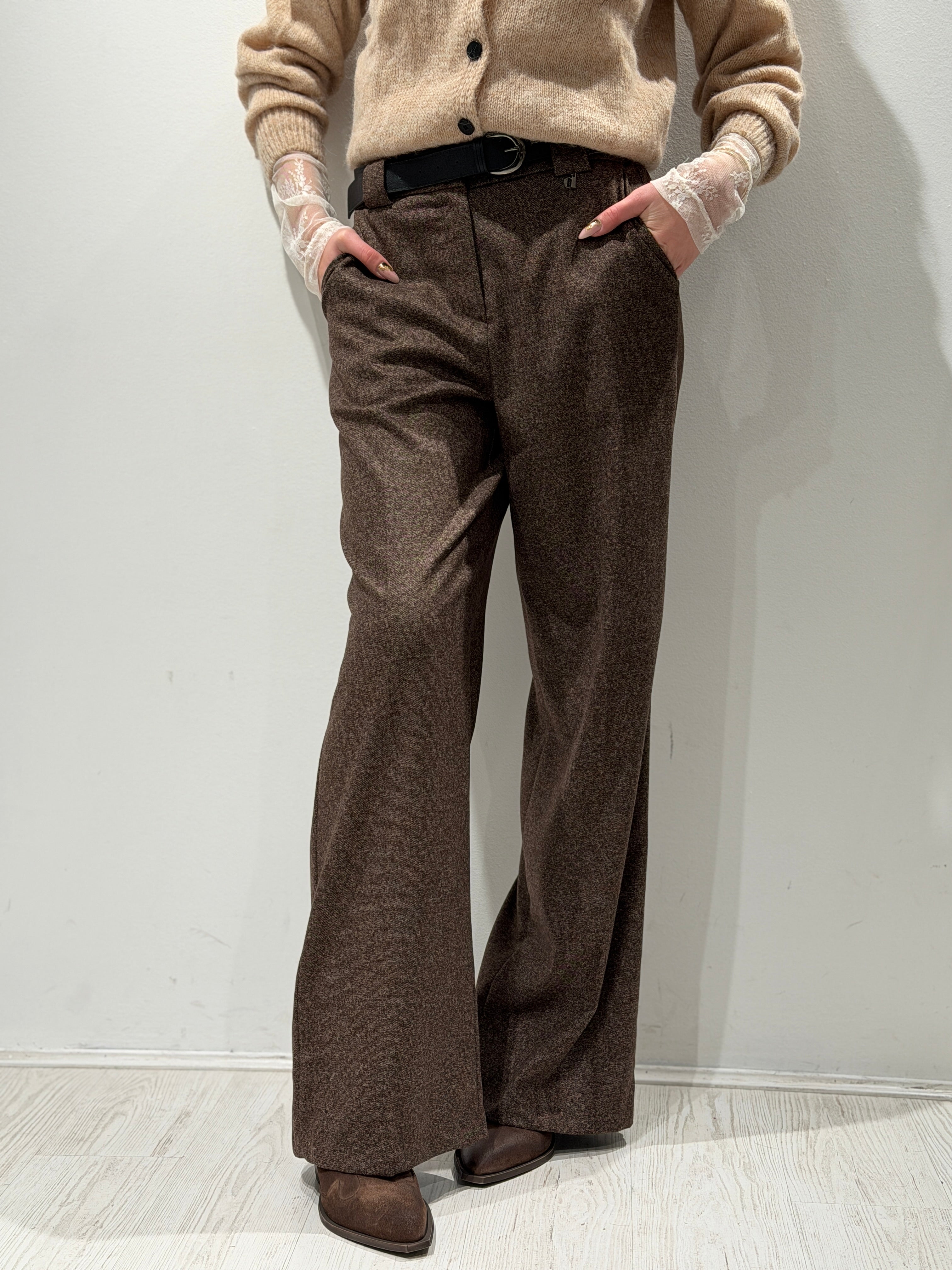 Pantalone Dritto con Cintura