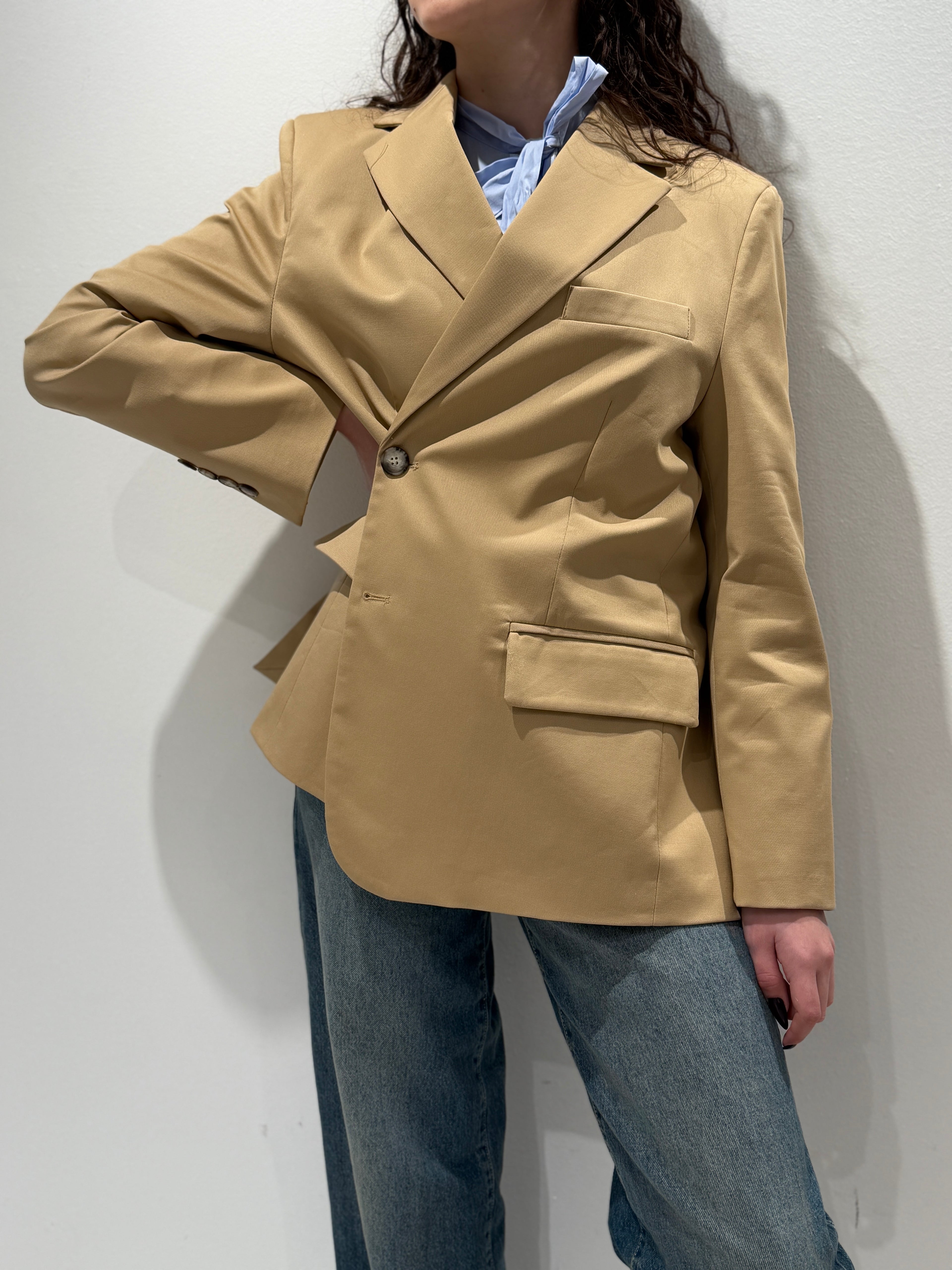 Blazer con Chiusura Asimmetrica