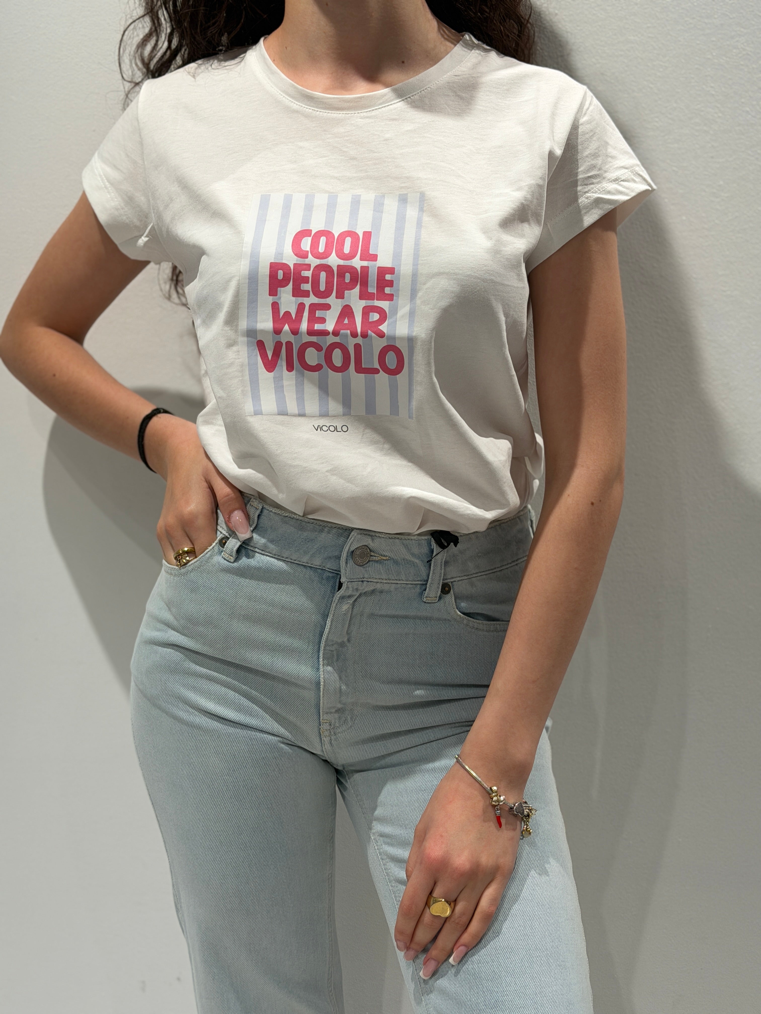 T-shirt con Scritta