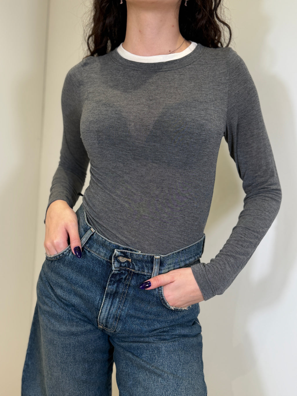 T-shirt con Collo in Contrasto