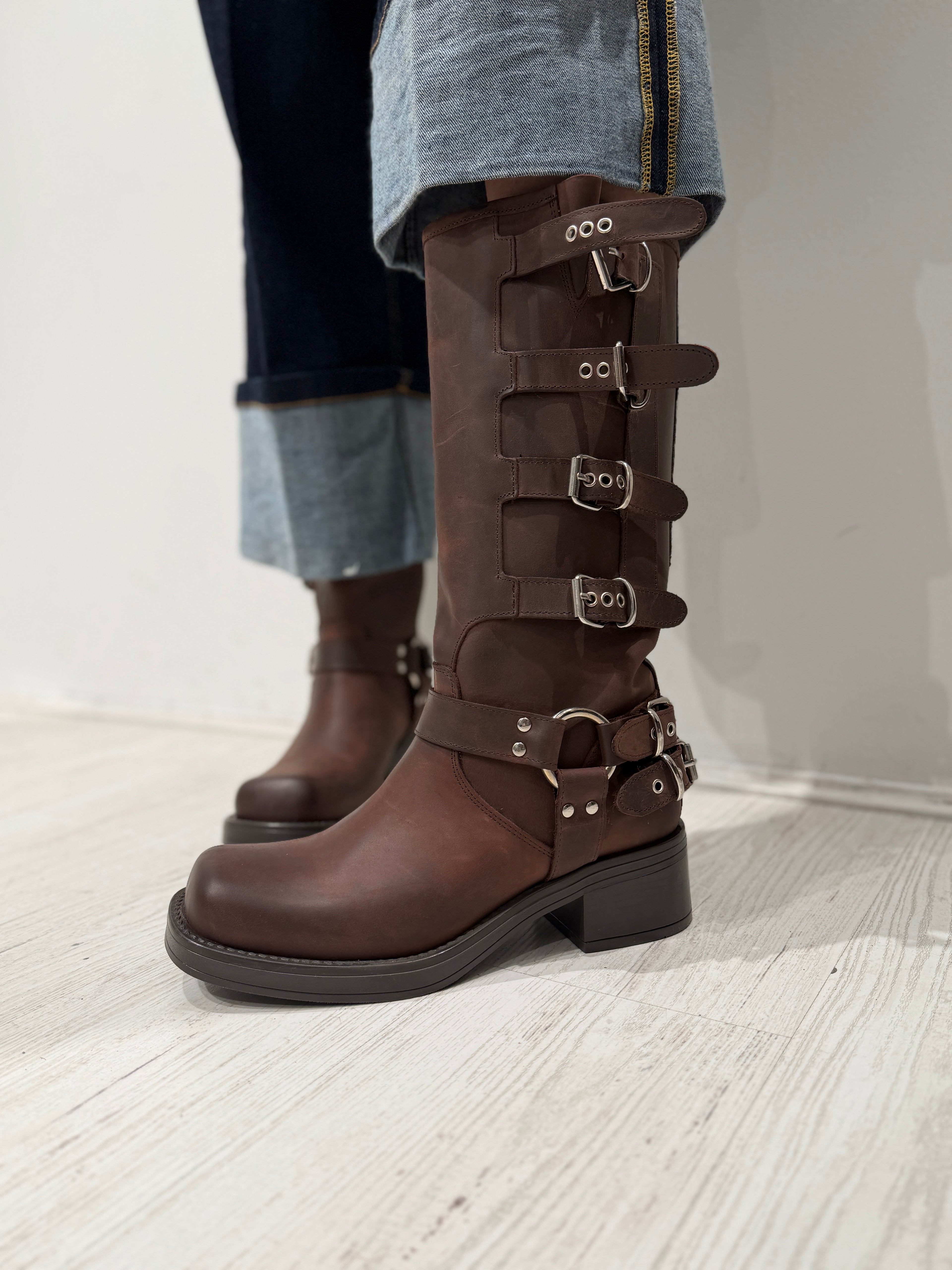 Biker in Pelle con Fibbie