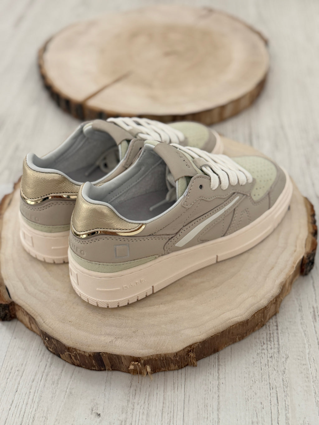 Sneaker DATE bassa in pelle colore avorio