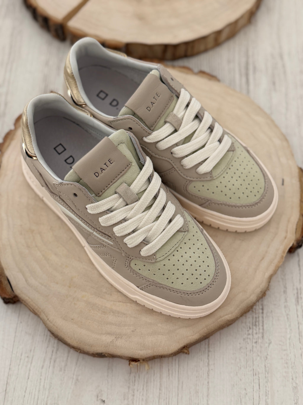 Sneaker DATE bassa in pelle colore avorio