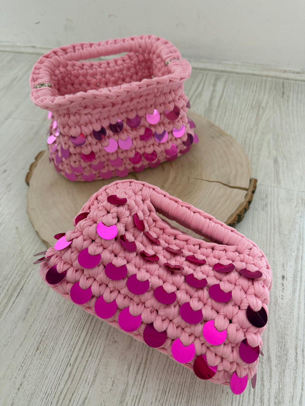 Clutch in crochet paillettes