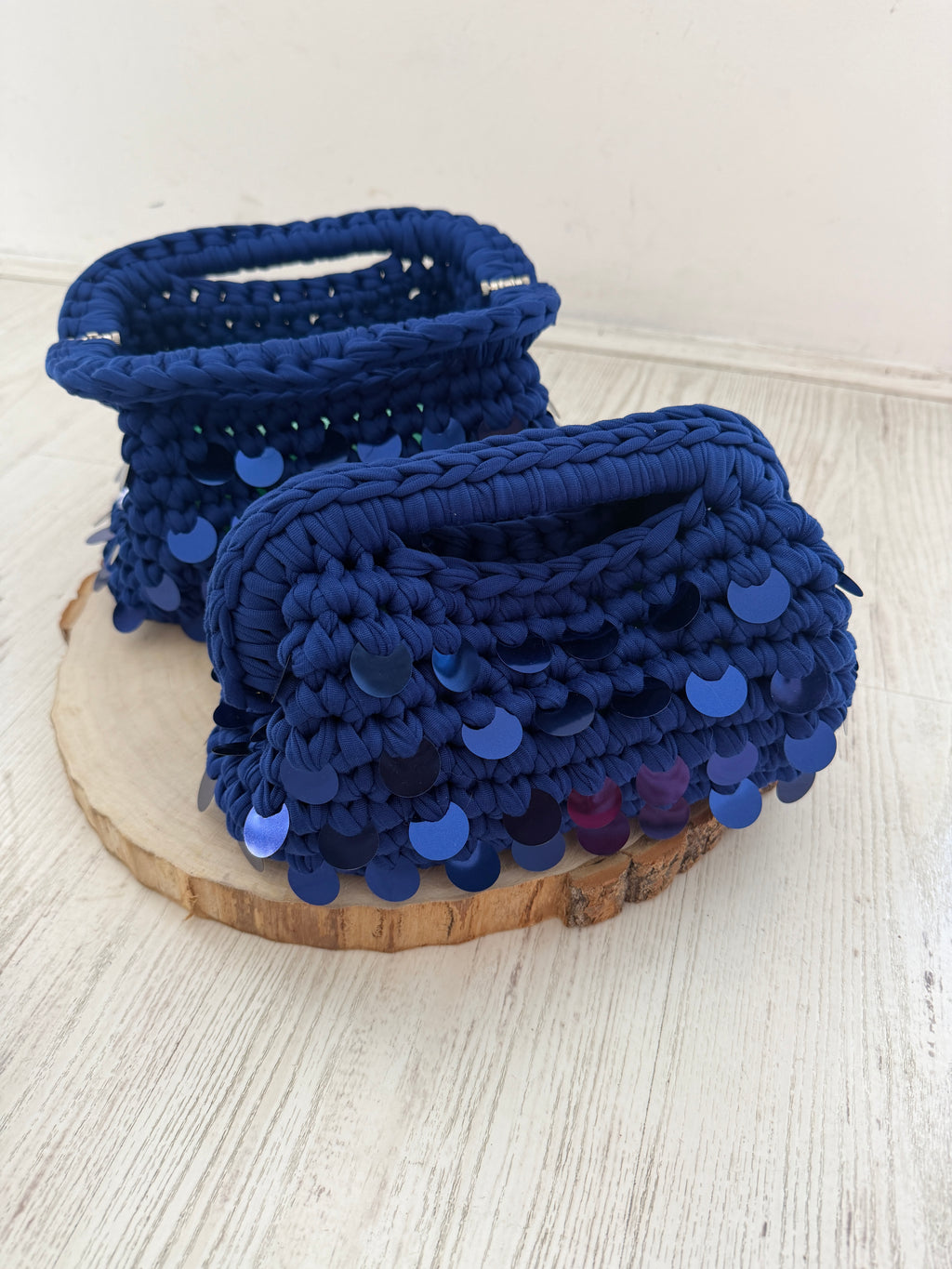 Clutch in crochet paillettes