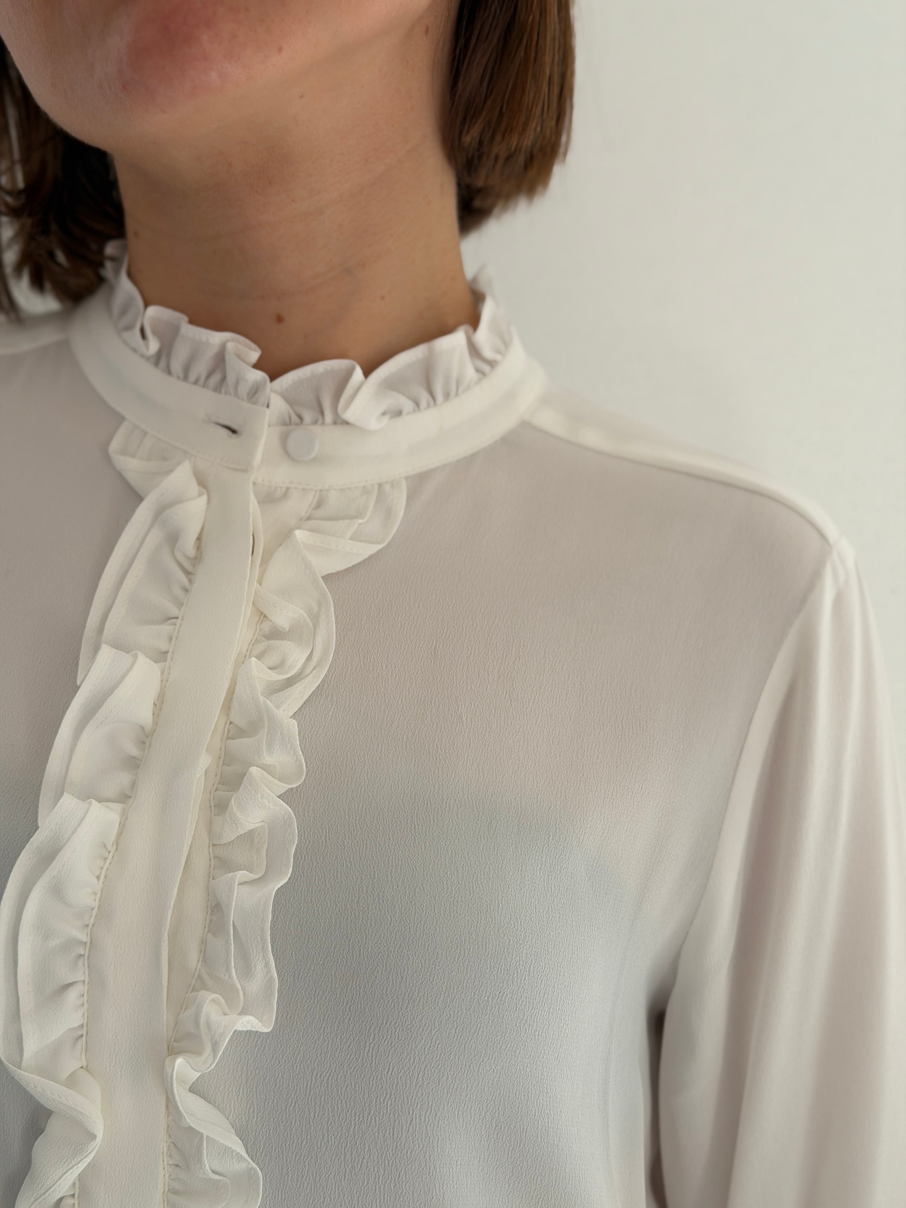 Camicia con collo in piedi e merletto