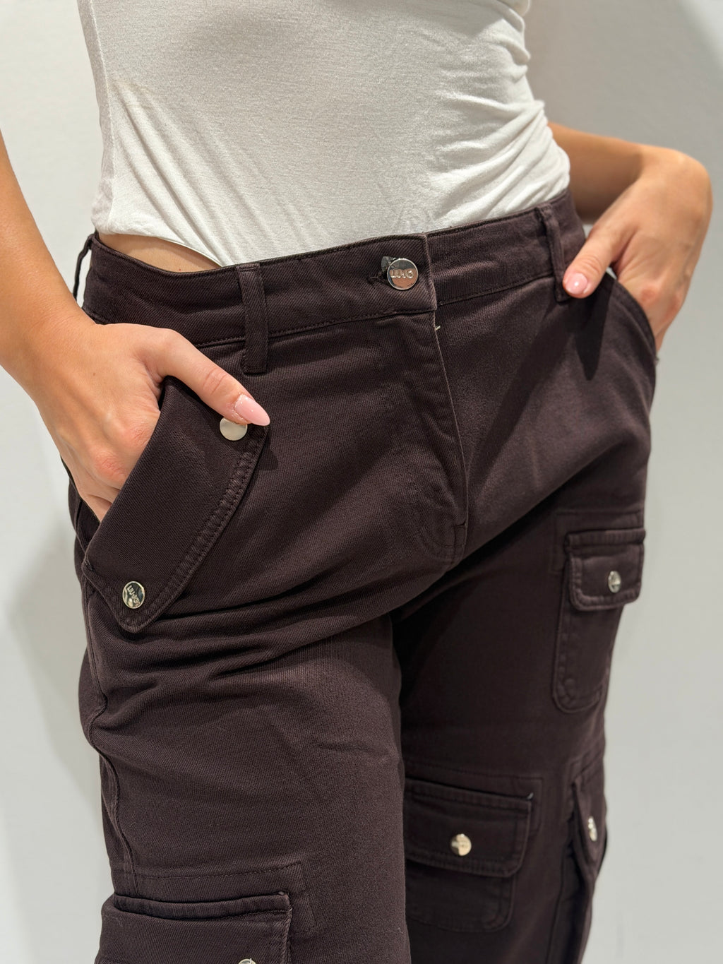 Denim cargo con tasche