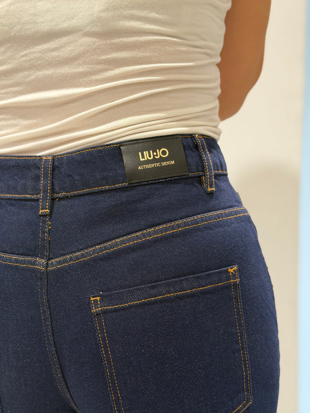 Denim a vita alta con strass