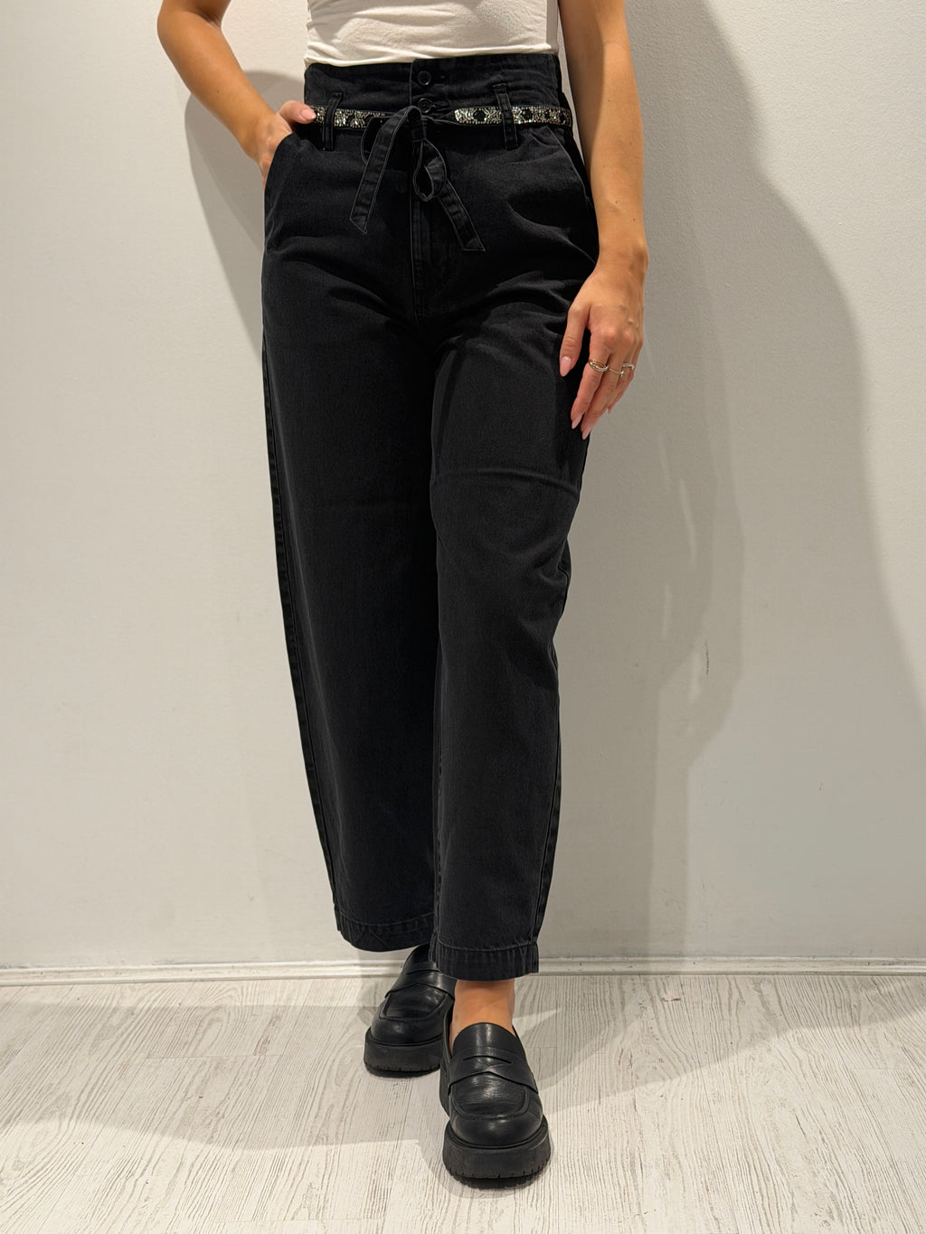 Denim balloon con cintura con strass