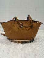 Borsa hobo grande con borchie