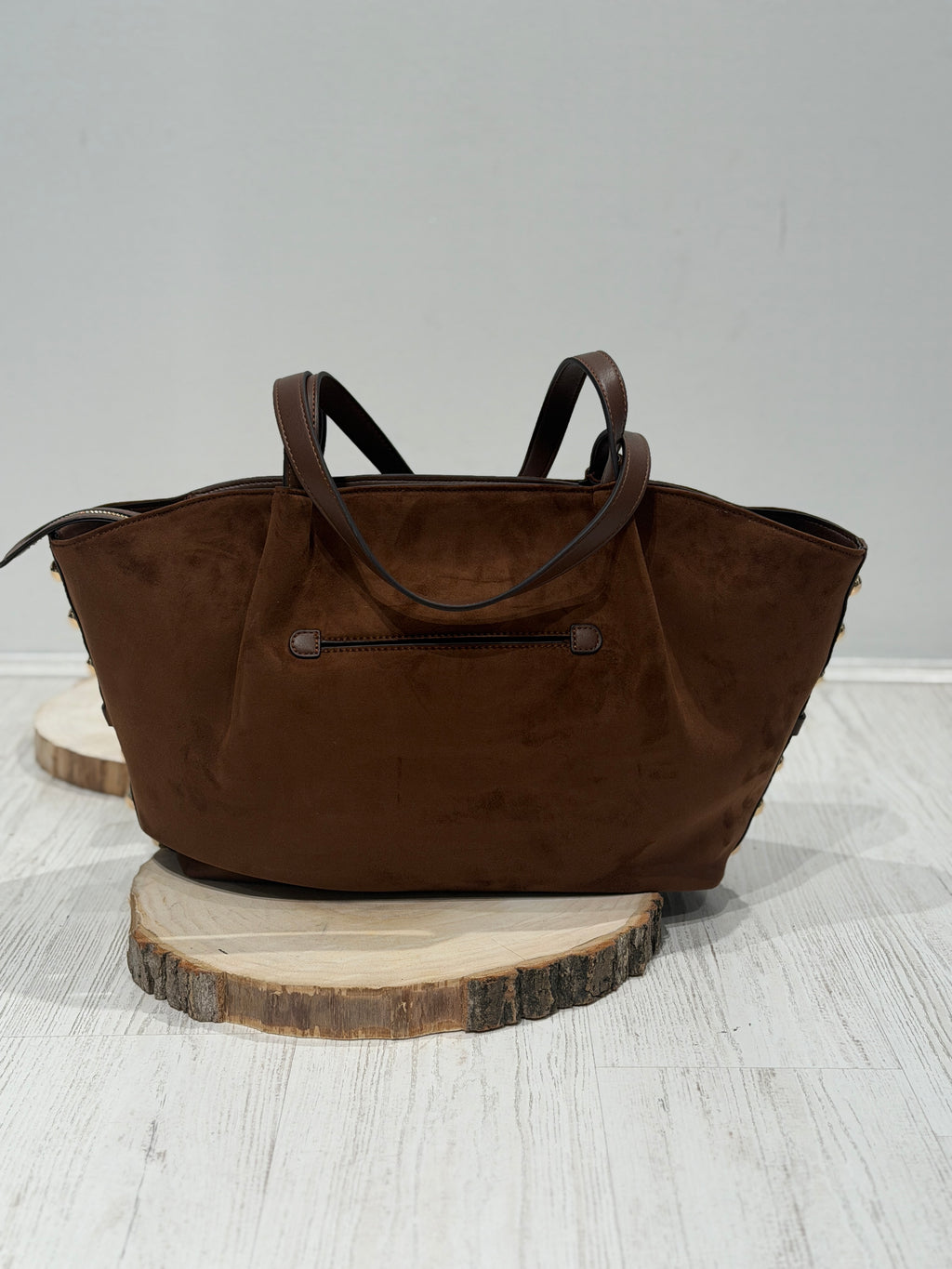 Borsa hobo grande con borchie