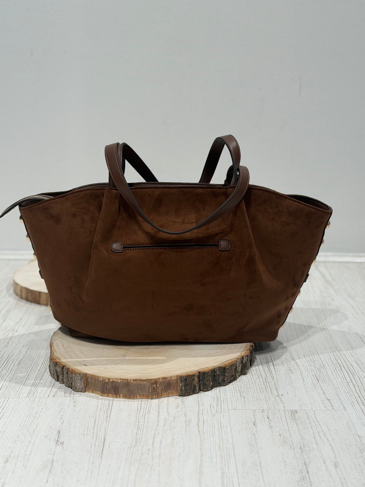 Borsa hobo grande con borchie