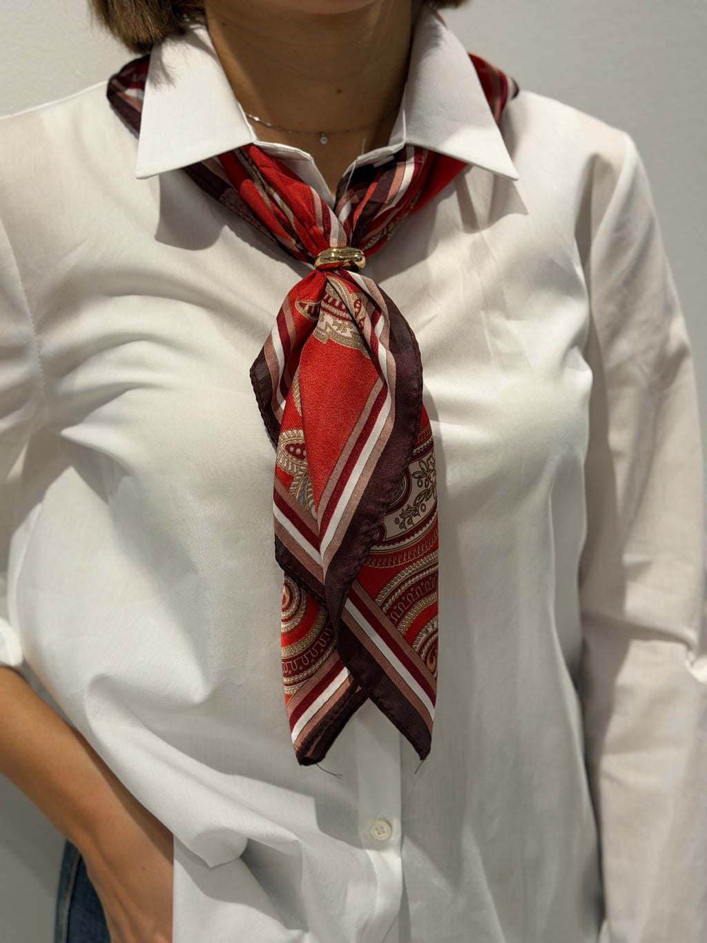 Camicia ccon foulard removibile