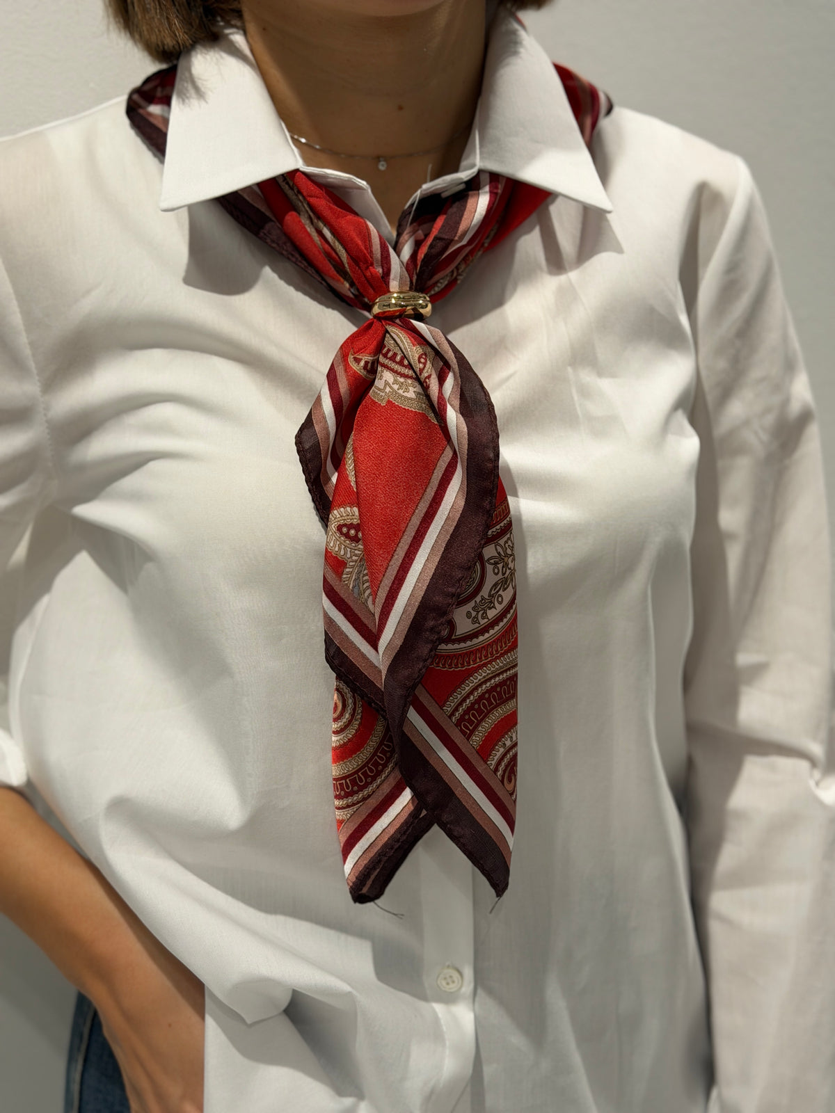 Camicia ccon foulard removibile
