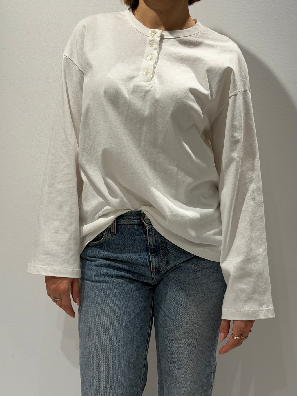 T-shirt con manica ampia