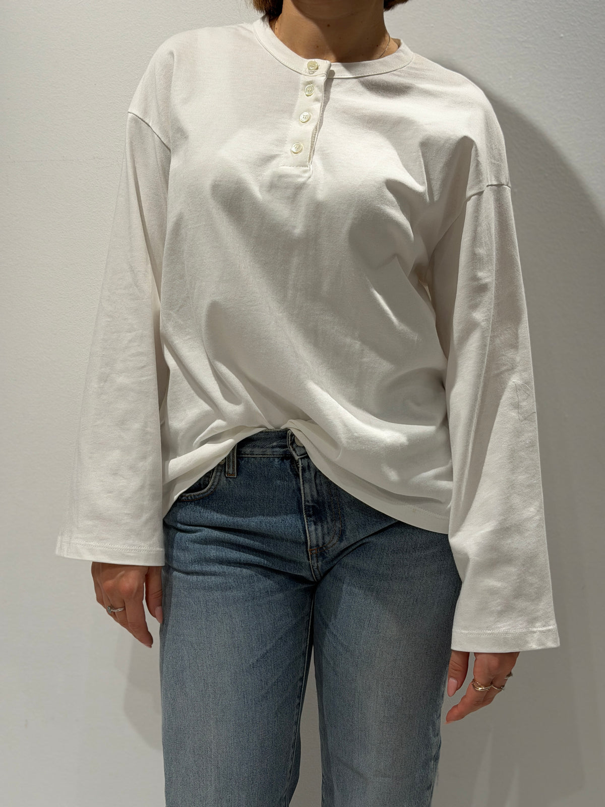 T-shirt con manica ampia