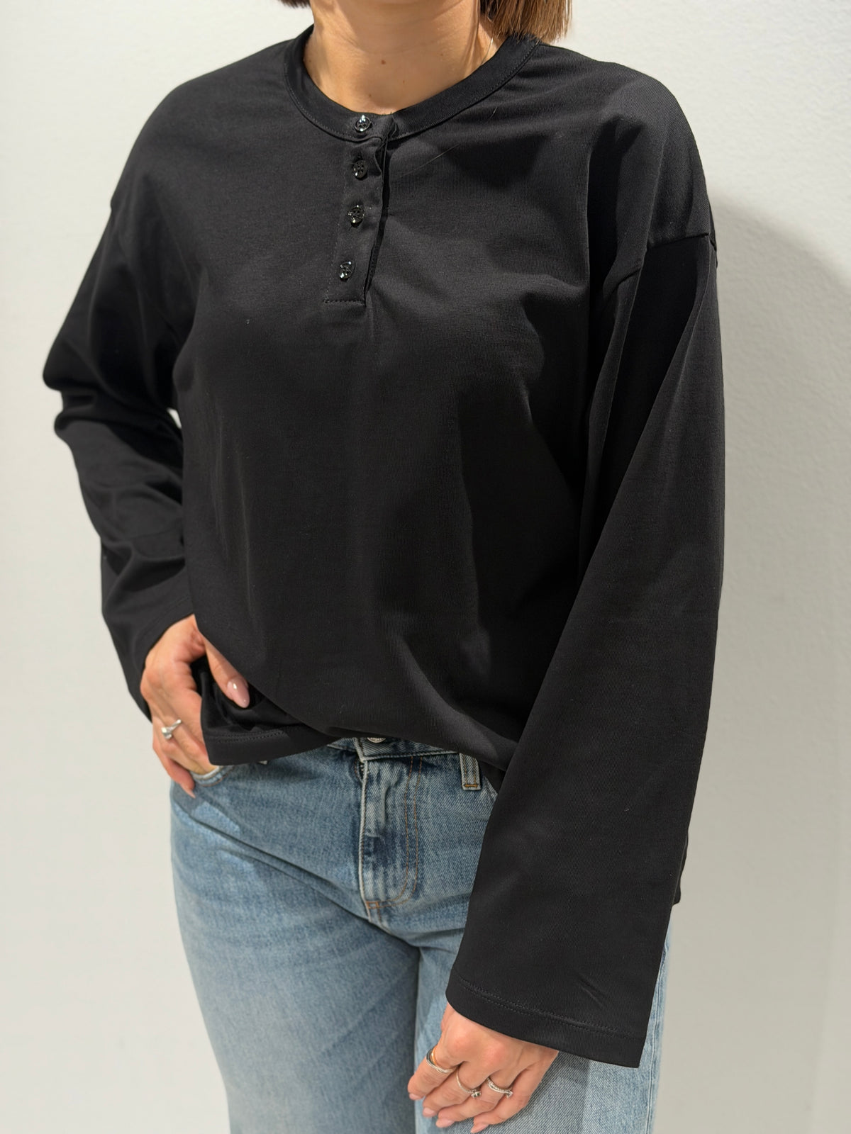 T-shirt con manica ampia