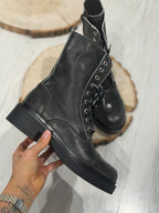 Anfibi in pelle
