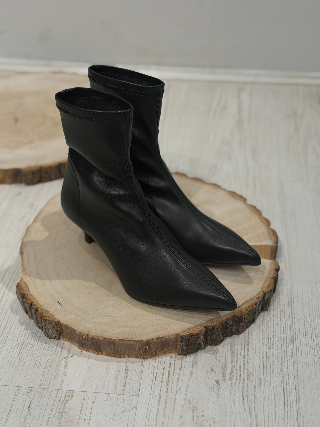 Tronchetto stretch con tacco