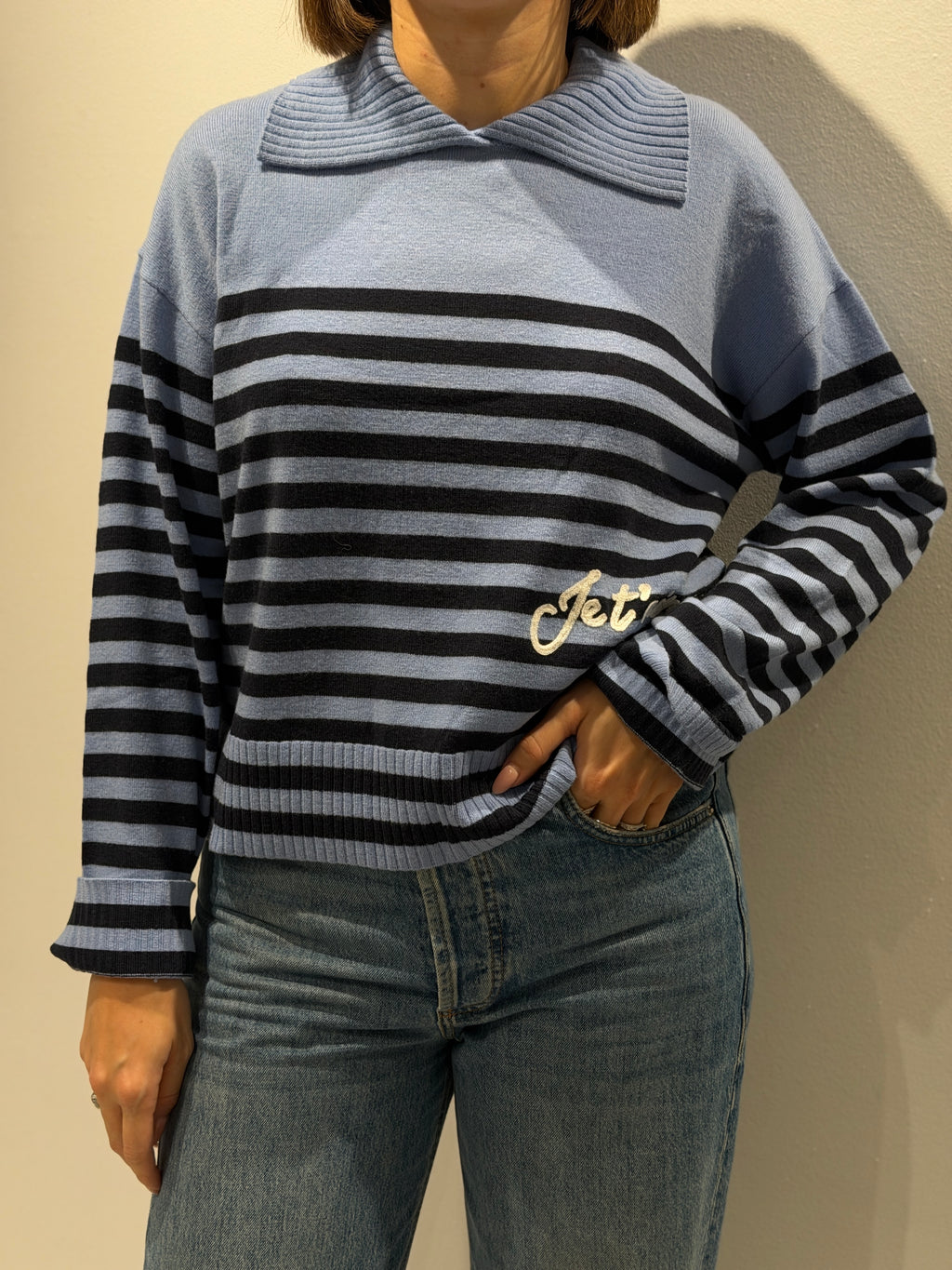 Maglia a righe con ricamo