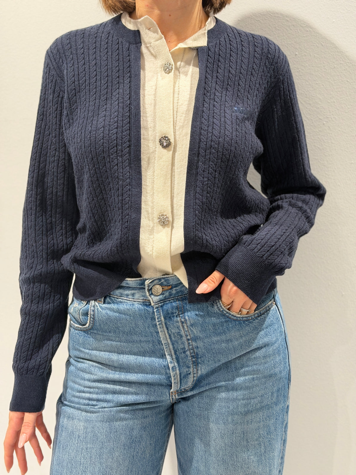 Cardigan con bottoni gioiello