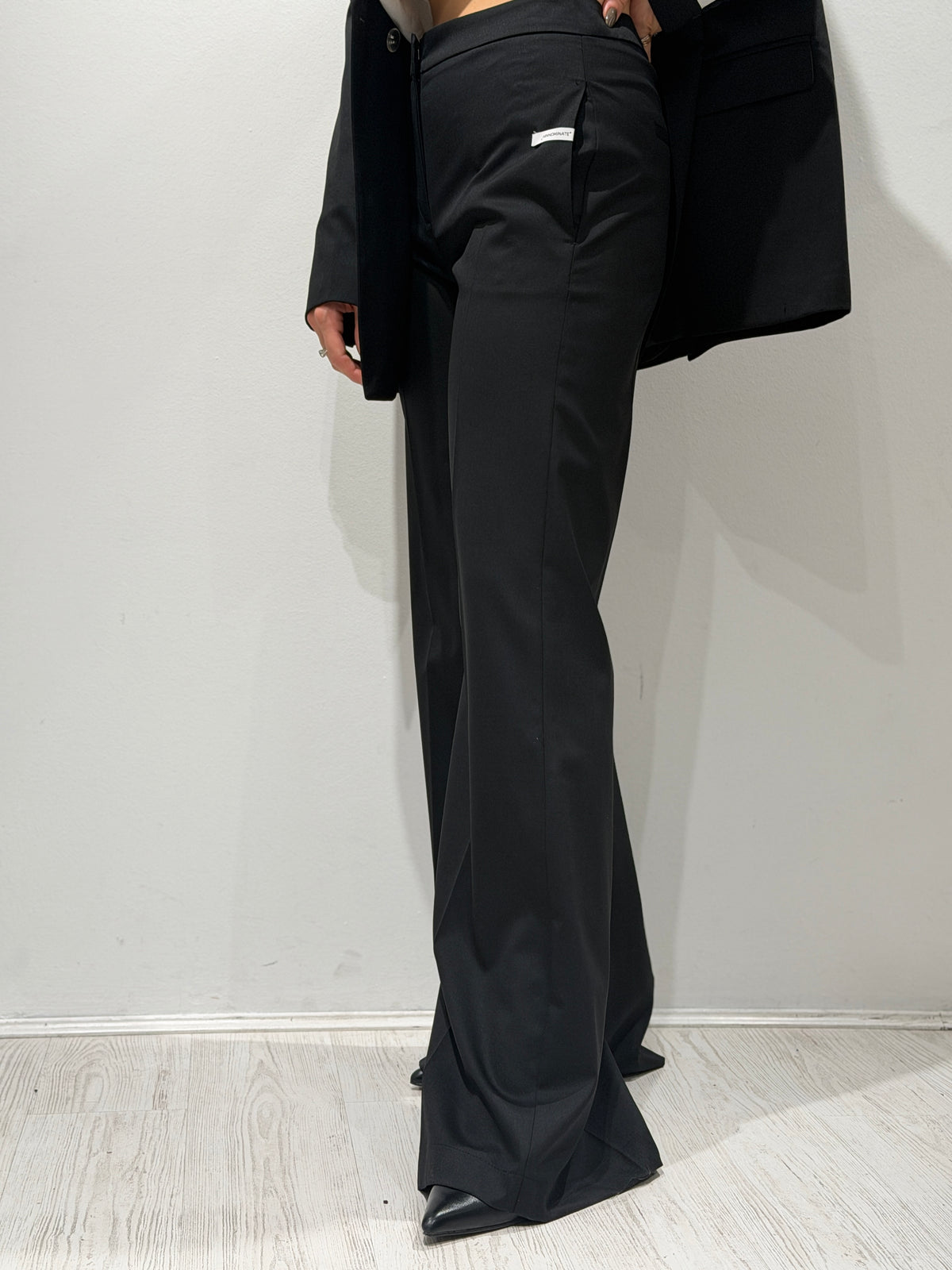 Pantalone flare in frescolana